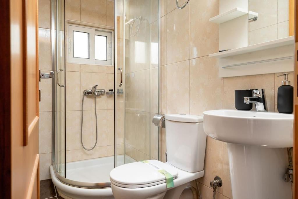 Modern Two Level Apartment In The Heart Of Athens Ngoại thất bức ảnh